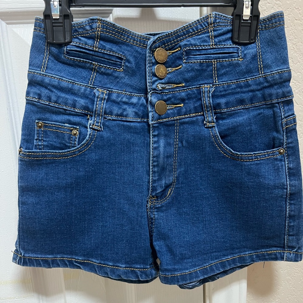 Short - Picture 2 of 3